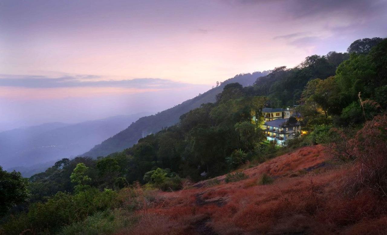 อีเกิล เมาน์เท็น รีสอร์ต มุนนาร์ Bed & Breakfast ภายนอก รูปภาพ