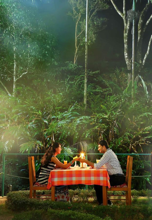 อีเกิล เมาน์เท็น รีสอร์ต มุนนาร์ Bed & Breakfast ภายนอก รูปภาพ