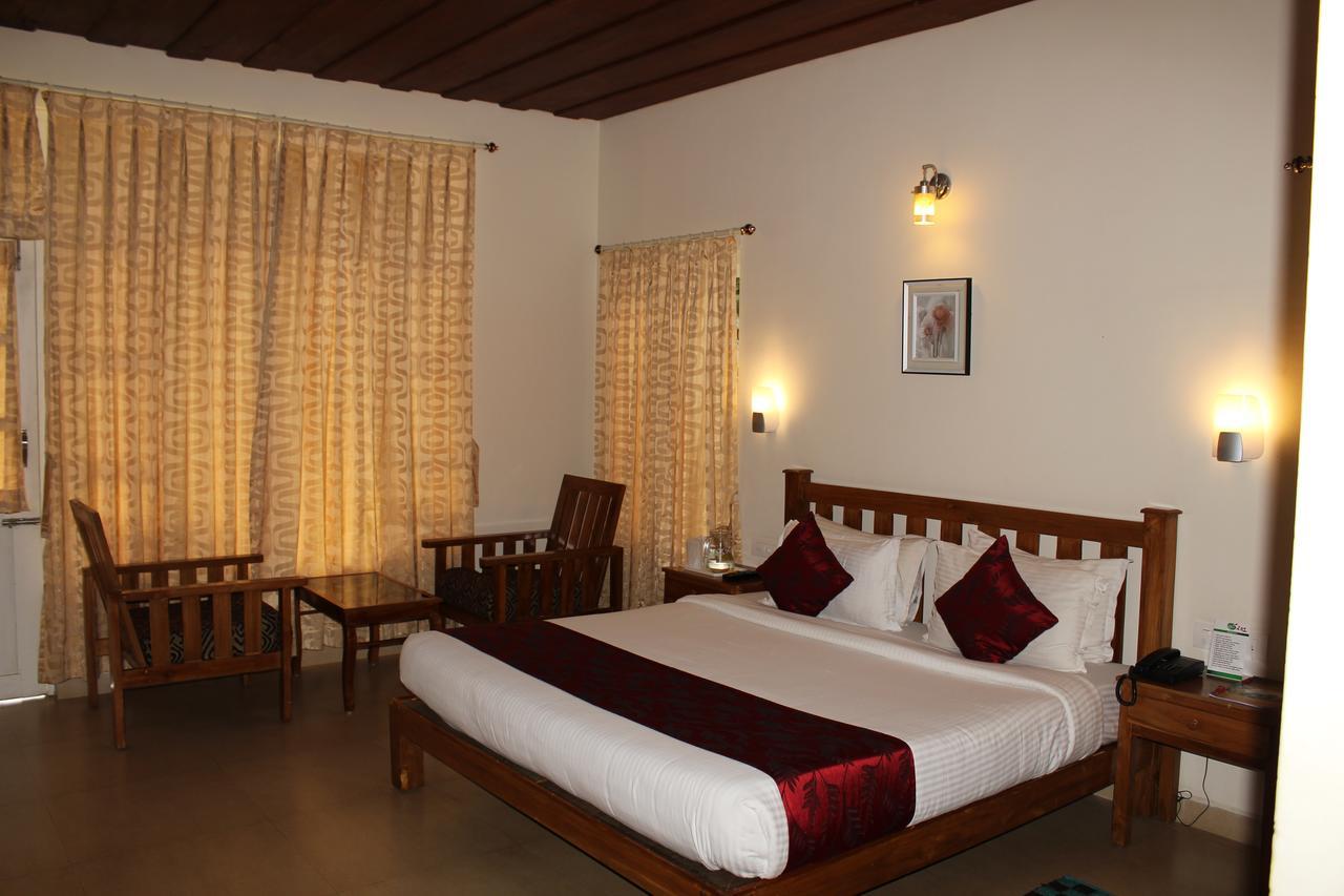 อีเกิล เมาน์เท็น รีสอร์ต มุนนาร์ Bed & Breakfast ภายนอก รูปภาพ