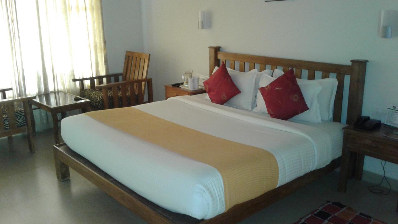 อีเกิล เมาน์เท็น รีสอร์ต มุนนาร์ Bed & Breakfast ภายนอก รูปภาพ